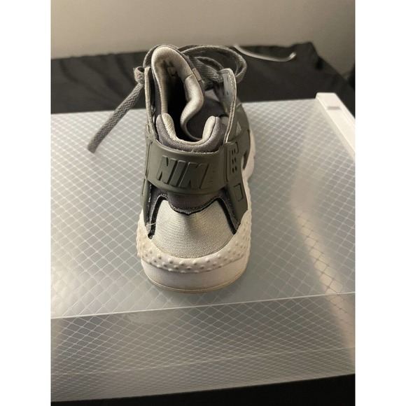 MENS YOUTH Nike Air Hurrache Grey And White Size 5Y Shoes No Box - Picture 8 of 9